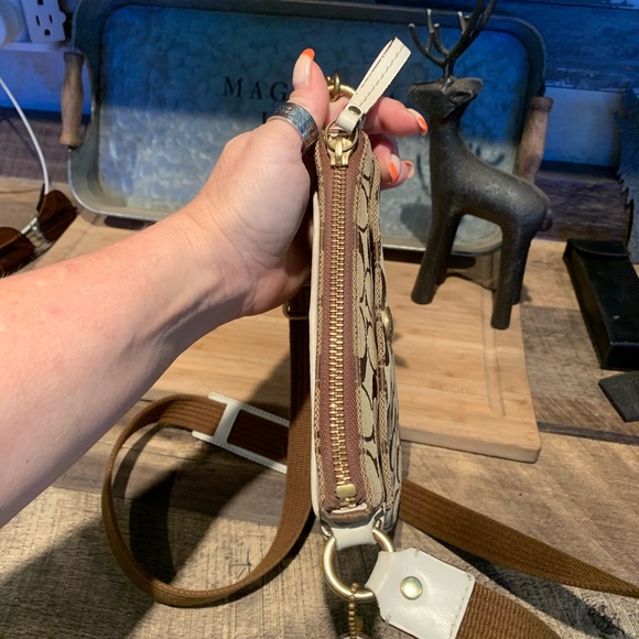 Like new Coach crossbody - Picture 5 of 11